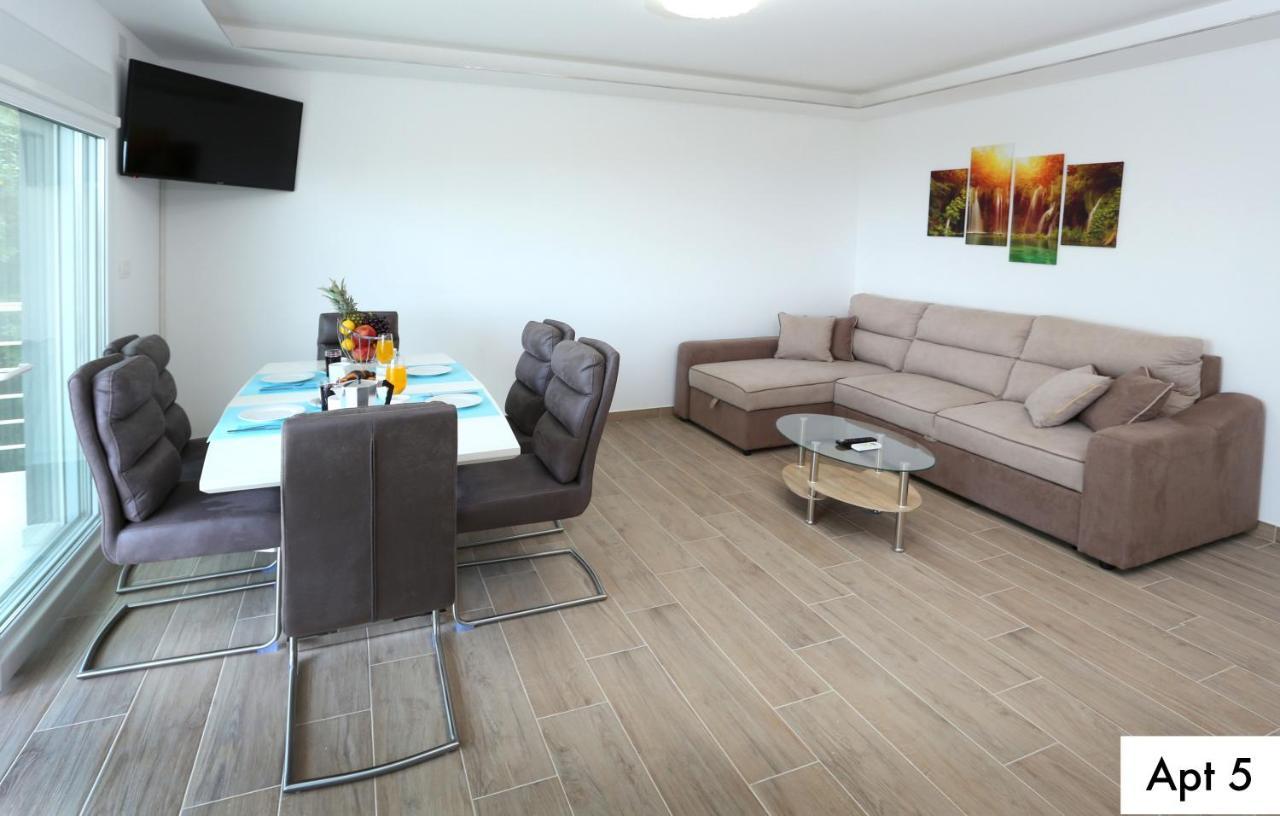 Dragi With Pool, Sauna, & Whirlpool Apartmán *